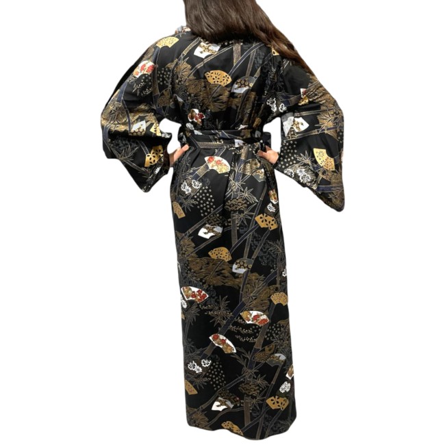 Yukata japonais femme noir avec motifs bambous et éventails