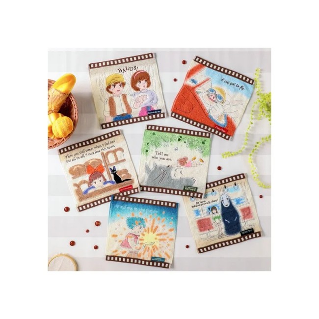 Mini serviette Marco hydravion – Porco Rosso – 25 x 25 cm Mini serviette Marco pilotant son hydravion – Porco Rosso – Studio Ghibli