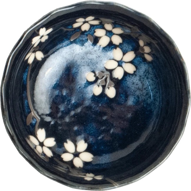 Coupelle japonaise Anémone Bleu – fleurs de cerisier – fabriquée au Japon Coupelle japonaise à sauce Anémone Bleu en porcelaine aux fleurs de cerisier fabriquée au Japon vue du dessus
