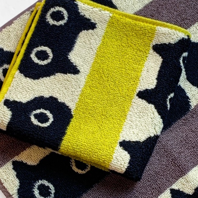 mini serviette japonaise chat Mémé Border marron en coton mini serviette japonaise marron coton motif chat Mémé Border Atsuko Matano