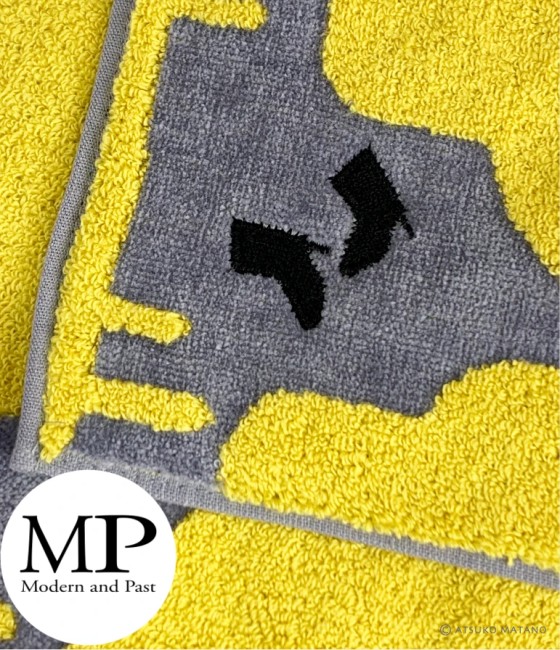 Mini serviette japonaise motif chat endormi Atsuko Matano gris jaune