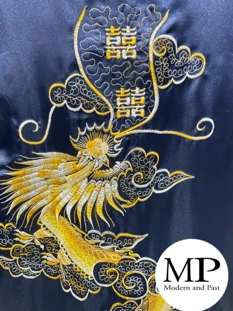 Peignoir japonais long bleu – dragon brodé Peignoir japonais long bleu avec dragon brodé