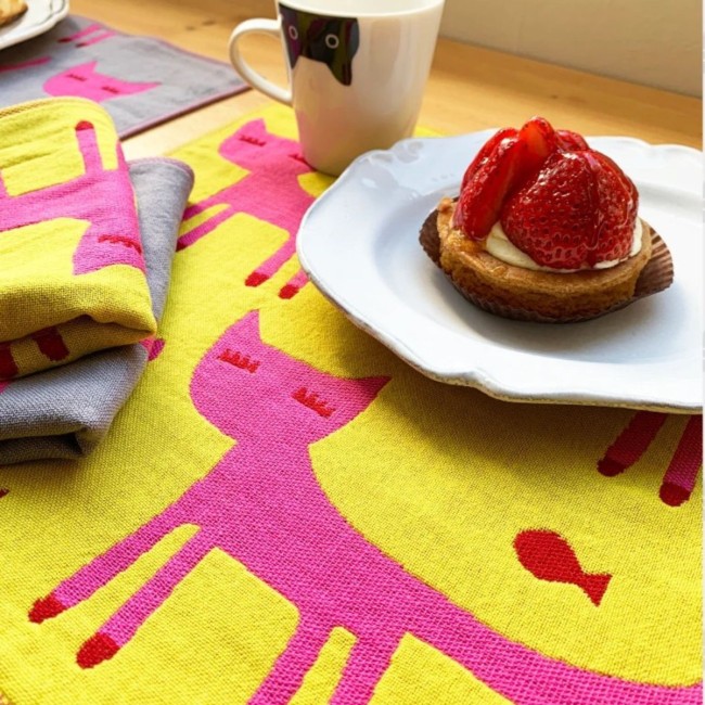 Serviette japonaise gaze de coton Eyelash Cat jaune Atsuko Matano