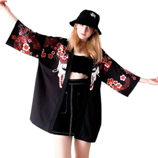 Kimono moderne japonais motif guerrière et démon Hannya blanc Kimono moderne japonais motif guerrière et démon Hannya blanc