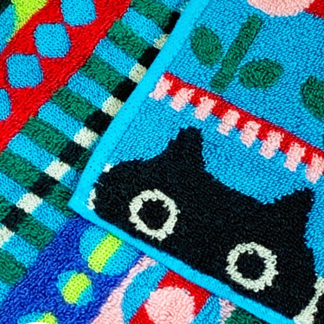 mini serviette japonaise bleue chat et jardin MNOK en coton Atsuko Matano mini serviette japonaise bleue coton motif chat et jardin MNOK Atsuko Matano
