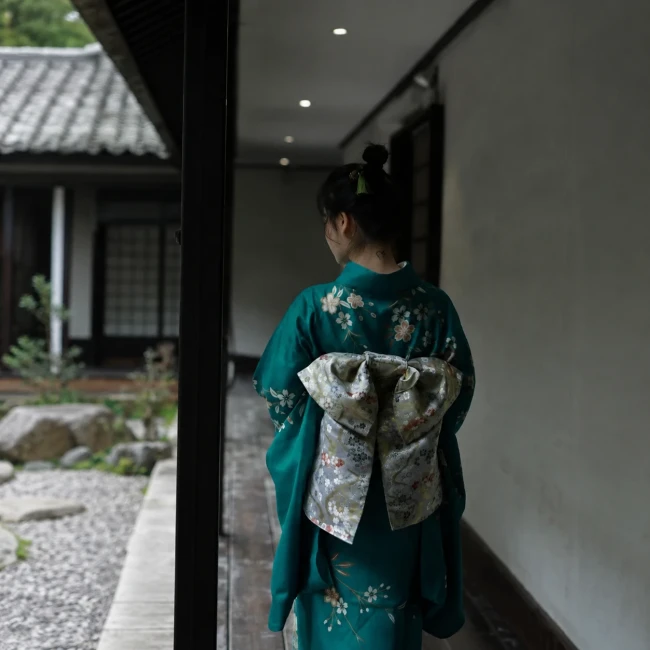 kimono japonais femme vert motifs fleurs kimono traditionnel japonais femme vert motifs fleurs