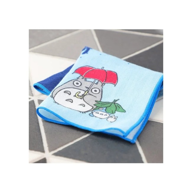 mini serviette Totoro il va pleuvoir en coton 15×15 cm