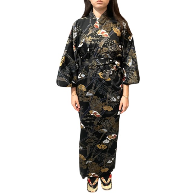 Yukata japonais femme noir avec motifs bambous et éventails
