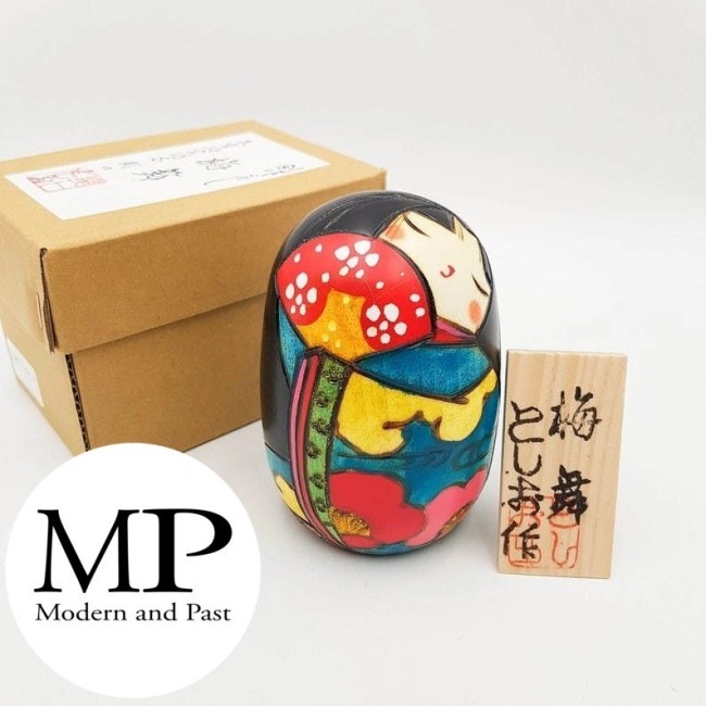 Poupée japonaise Kokeshi Umemai colorée en bois peint