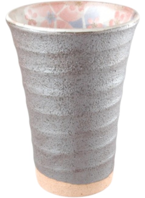 Tasse japonaise Konabiki Maizakura en porcelaine peinte à la main avec fleurs violettes fabriquée au Japon