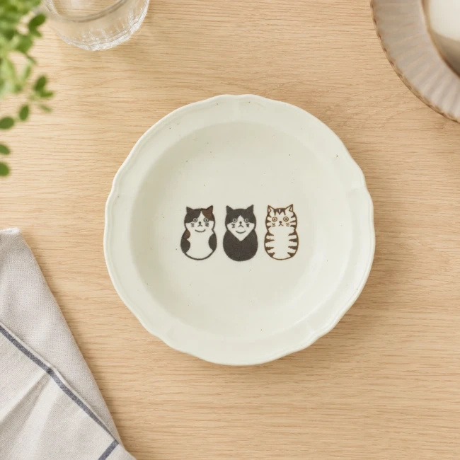 Assiette creuse japonaise 3 chats Maruke en porcelaine Modern and Past