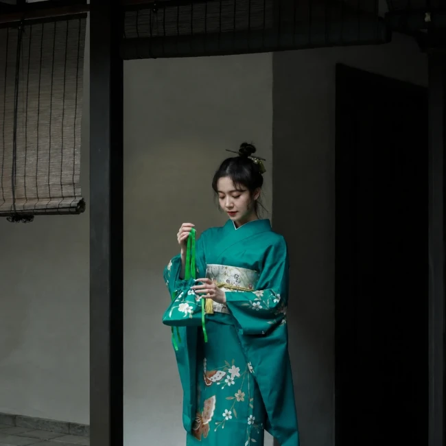 kimono japonais femme vert motifs fleurs kimono traditionnel japonais femme vert motifs fleurs