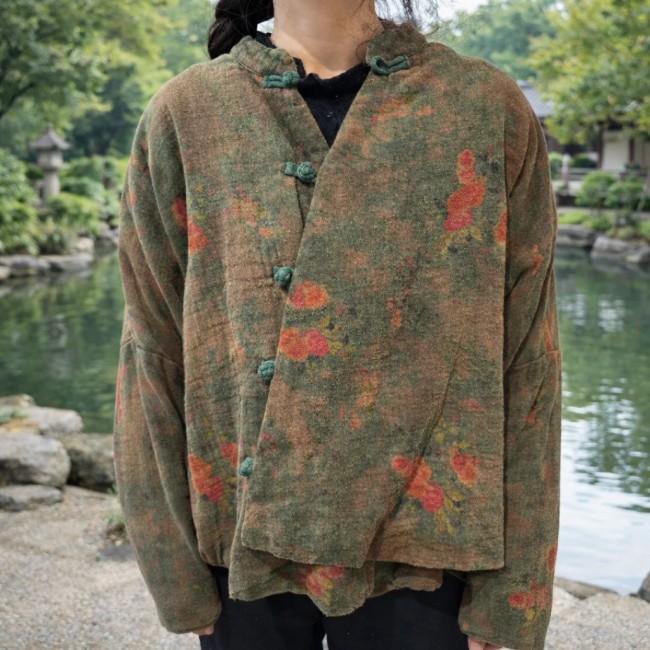 Manteau asiatique matelassé kaki marron à fleurs