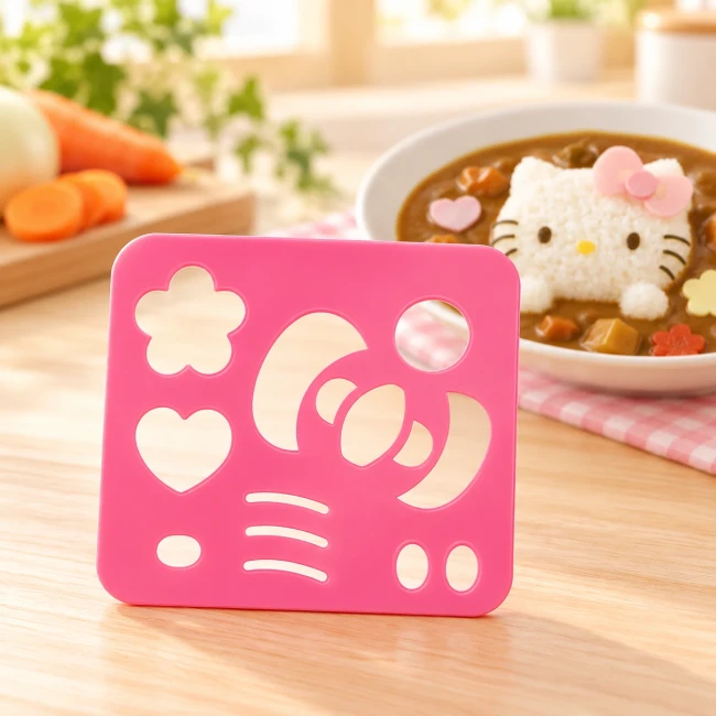 Moule à riz Hello Kitty pour curry japonais - Modern and Past Moule à riz Hello Kitty rose avec plaque décorative pour curry japonais - Modern and Past