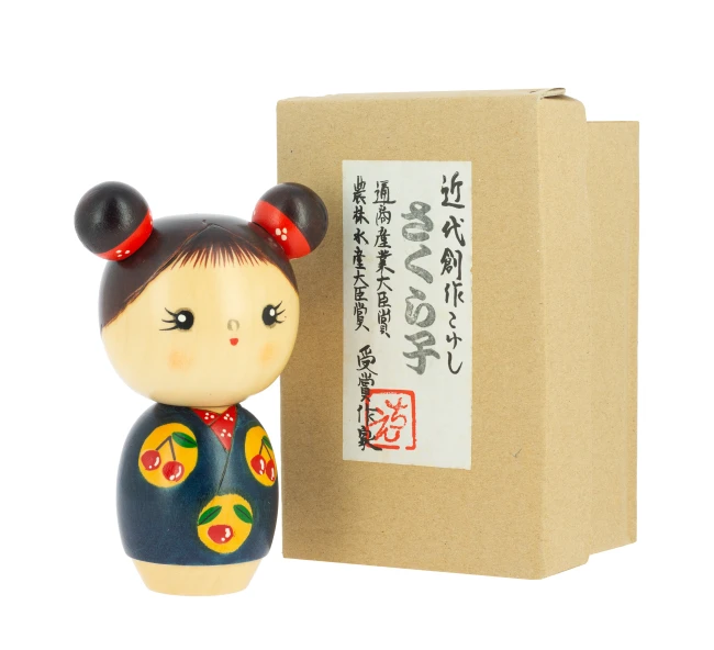 Poupée japonaise Kokeshi Sakuranbo bleue aux motifs de cerises - Modern and Past