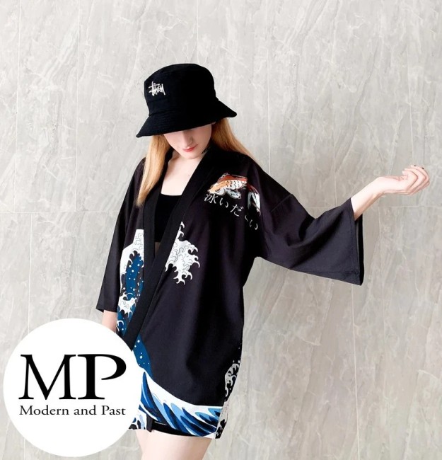 Kimono moderne japonais unisexe motif Vague de Kanagawa et carpe Koï