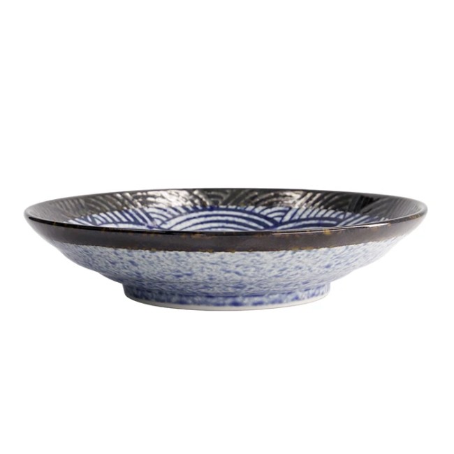 Bol japonais Aisai Seigaiha 22.8 cm – Fabriqué au Japon Bol japonais Aisai Seigaiha 22.8 cm en porcelaine – motif bleu traditionnel