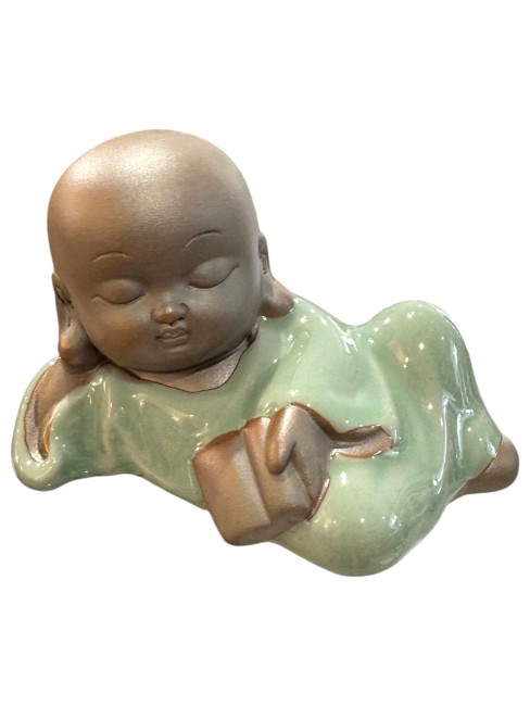 Figurine moine bouddhiste en céramique faites main tons terre et vert turquoise - Allongé
