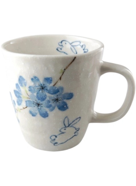 Tasse japonaise Hana Usagi Bleu en porcelaine peinte à la main avec lapin et fleurs fabriquée au Japon