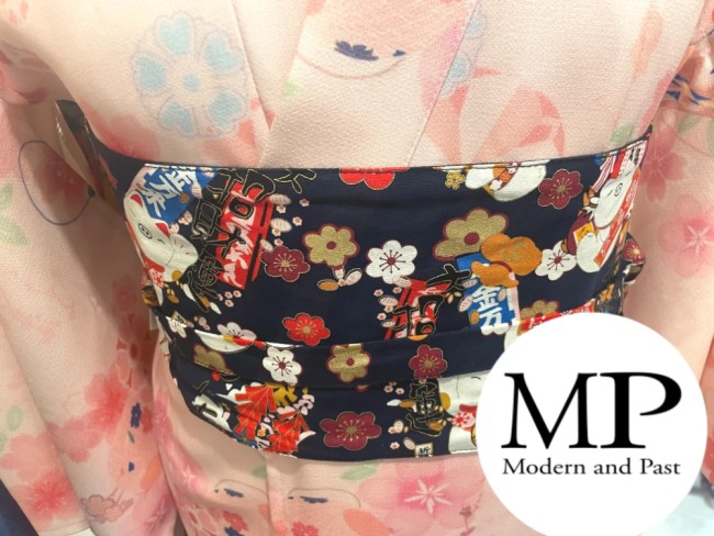 Obi japonais réversible motifs Maneki Neko et fleurs obi japonais motifs maneki neko et fleurs