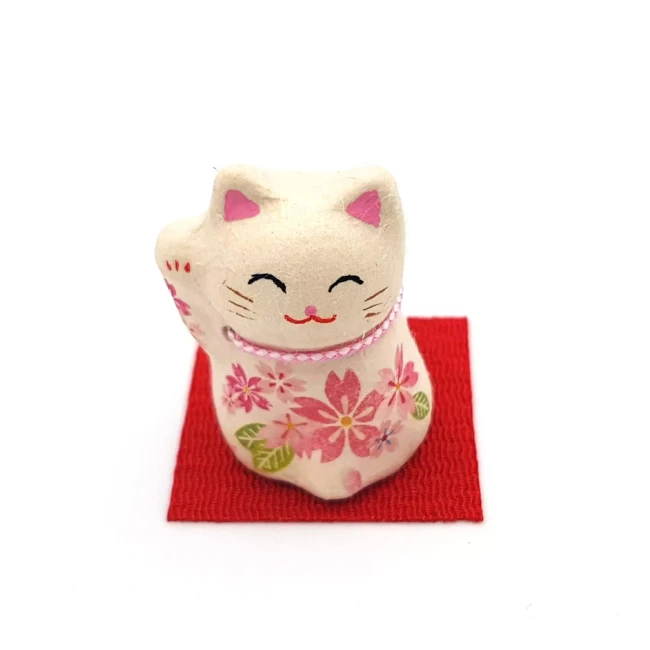 Figurine Maneki Neko sakura en papier washi faite au Japon chez Modern and Past