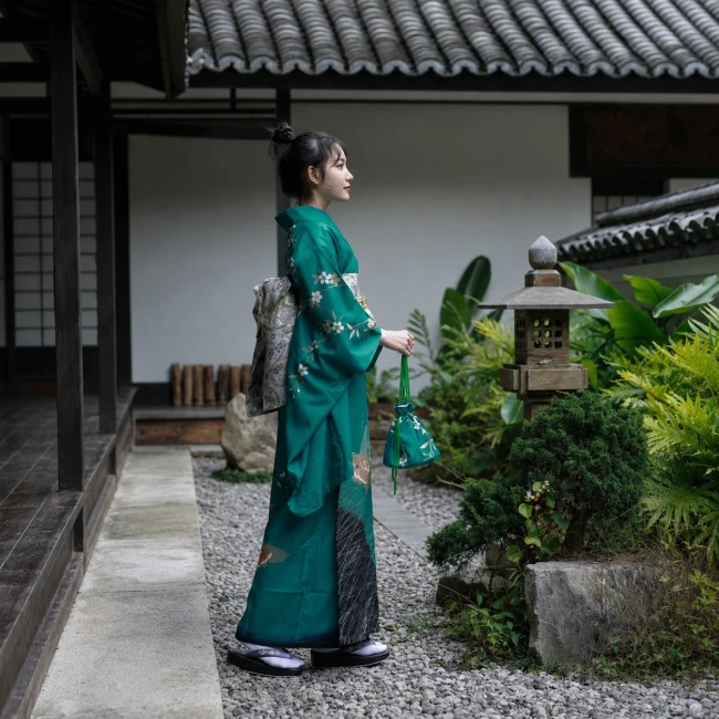 kimono japonais femme vert motifs fleurs kimono traditionnel japonais femme vert motifs fleurs