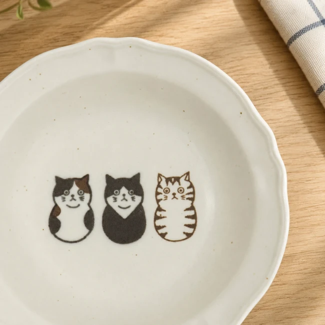 Assiette creuse japonaise 3 chats Maruke en porcelaine Modern and Past