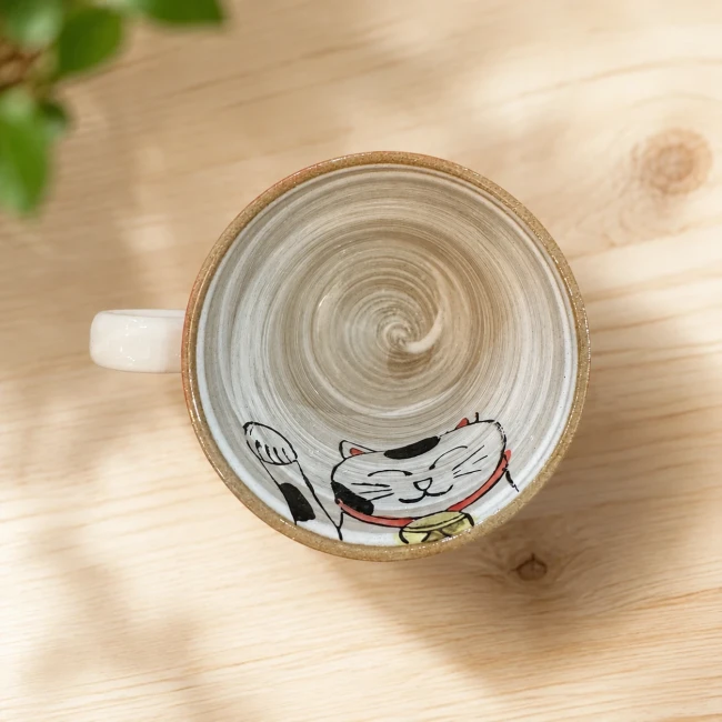 Intérieur du mug japonais Kobiki Neko rose Intérieur du mug japonais chat Kobiki Neko rose en céramique Modern and Past