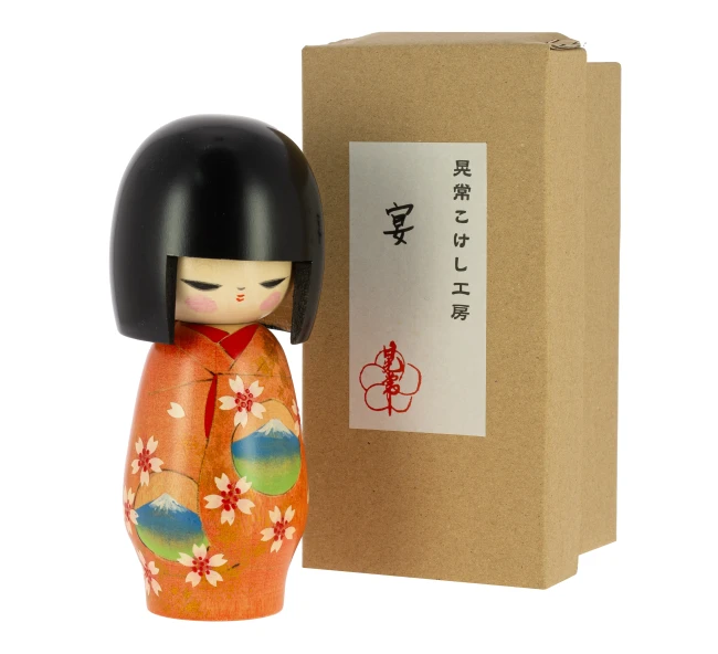 Kokeshi japonaise Kimono Printemps faite main au Japon - Modern and Past Poupée japonaise Kokeshi Kimono Printemps orange - Modern and Past