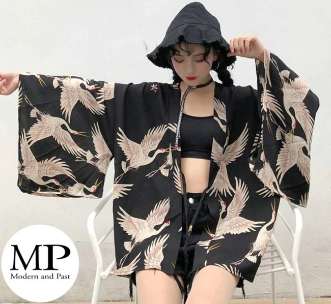 Veste kimono moderne grue blanche – mode japonaise Kimono moderne japonais noir motif grue blanche
