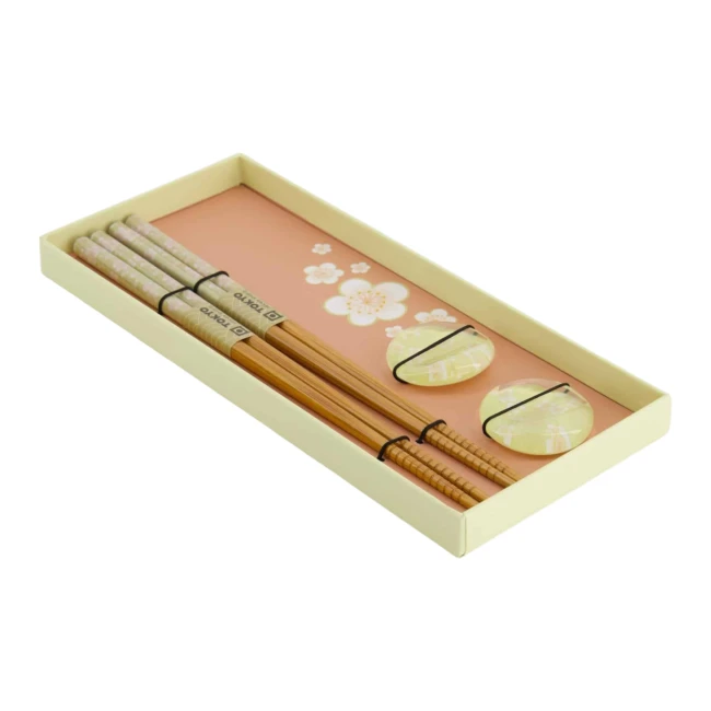 Ensemble de baguettes Sakura blanc Tokyo Design Studio avec repose-baguettes chez Modern and Past