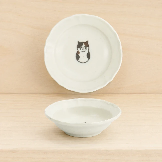 Coupelle à sauce japonaise chat Neko Maruke en porcelaine de Mino Modern and Past