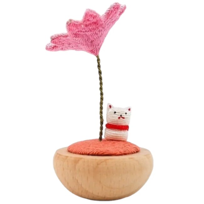 porte-bonheur japonais Neko debout fleur de cerisier en culbuto