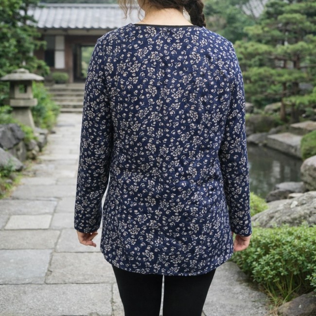 manteau asiatique épais bleu à fleurs blanches coton et laine