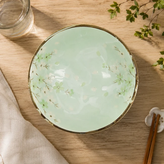 Bol à ramen Green Cosmos vert menthe en grès avec fleurs en relief