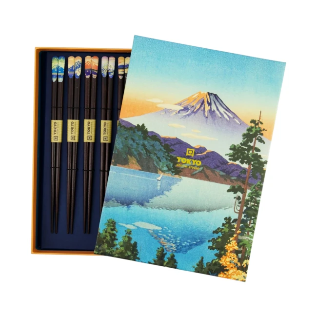 Coffret de baguettes Mont Fuji Tokyo Design Studio avec 5 paires et 5 repose-baguettes chez Modern and Past