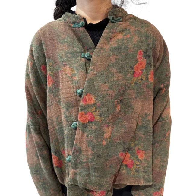 Manteau asiatique matelassé kaki marron motifs fleurs Manteau asiatique matelassé kaki marron à fleurs