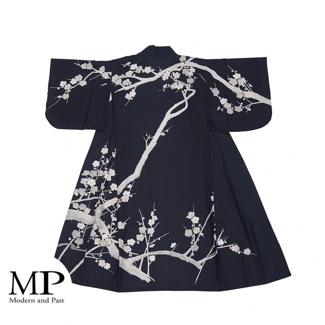 kimono japonais noir fleurs de sakura gris femme kimono traditionnel japonais femme noir motifs sakura gris