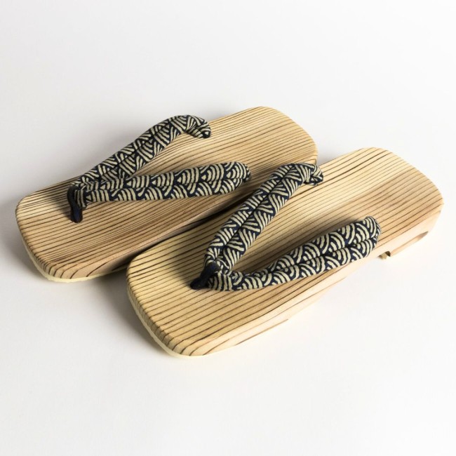 Geta Japonaises en Cèdre Brûlé Indigo Vagues geta japonaises homme bois cèdre brulé indigo vagues