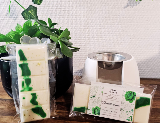 Tablette pétillante parfumée muguet cire naturelle L'Âme Sucrée