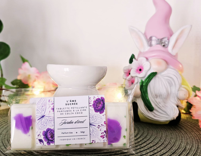 Tablette fondant lilas cire naturelle fait main Tablette pétillante parfumée lilas Jardin d'Éveil L'Âme Sucrée