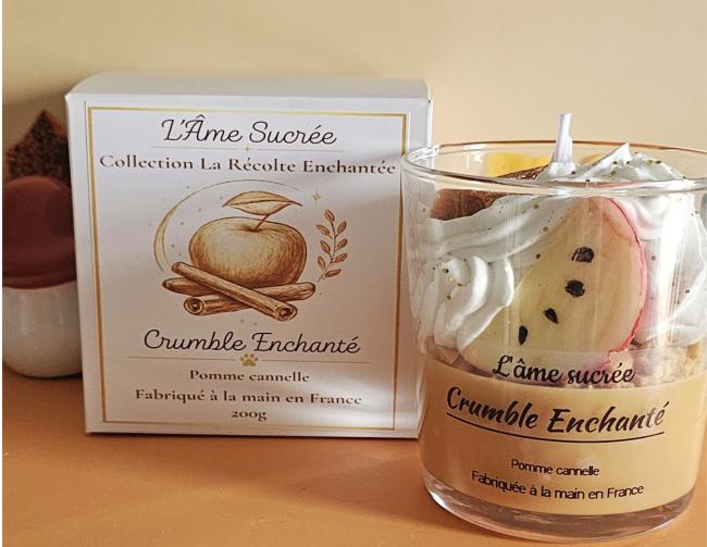 Crumble Enchanté – Bougie artisanale avec son emballage Bougie Crumble Enchanté pomme cannelle avec son emballage