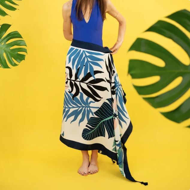 Paréo tropical chic fond blanc