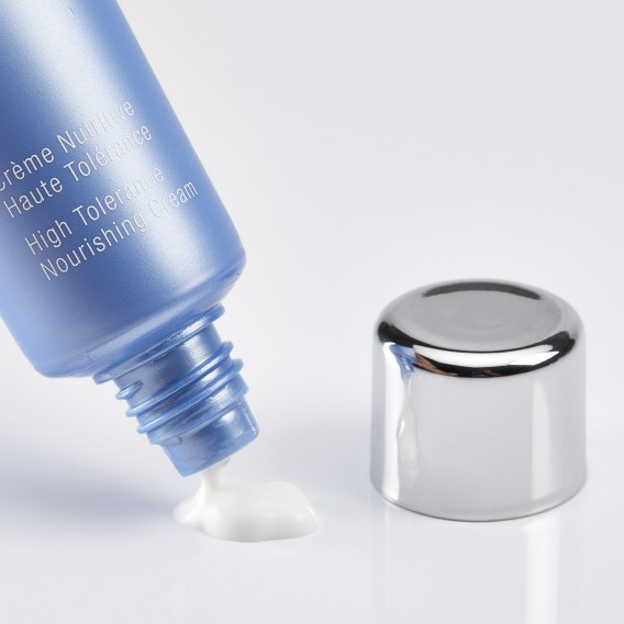 Phytomer Accept CICA – Crème Apaisante Peaux Sensibles Apaisante, réparatrice et sans parfum, la crème Accept CICA de Phytomer calme les peaux sensibles et réactives dès la première application. 99 % d’ingrédients naturels.