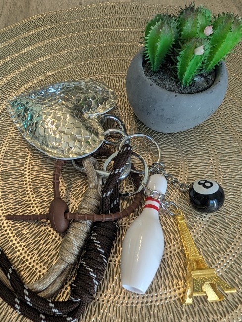 Porte clé charms pour sac doré