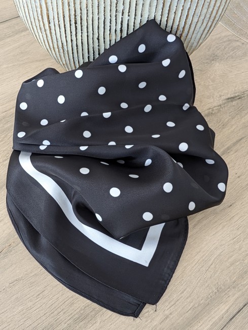 Foulard à pois coloris noir