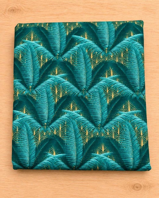 Une envolée graphique de plumes dans un camaïeu de turquoise et d’or "Une envolée graphique de plumes dans un camaïeu de turquoise et d’or"