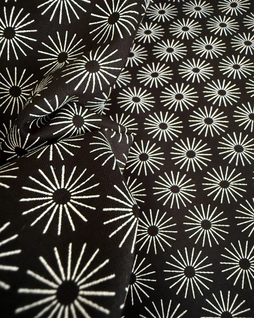 Gros plan popeline soleil noir