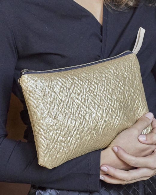 Exemple de pochette cousue avec le simili Scalia doré