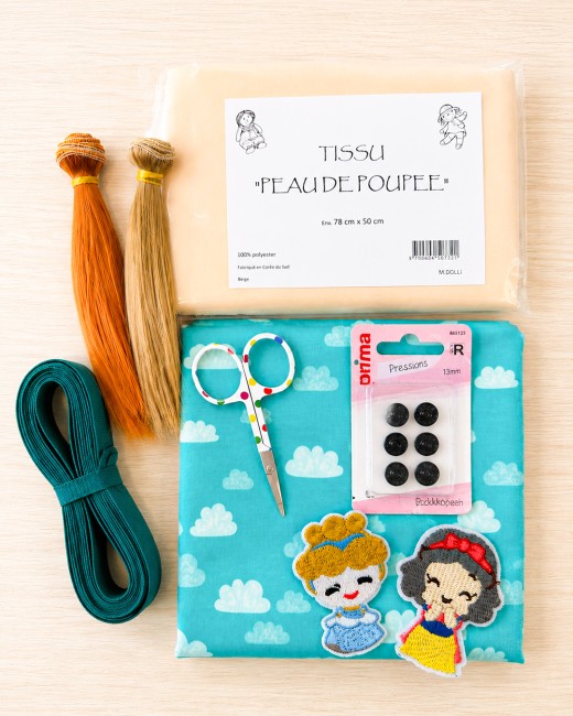 Assortiment couture thème poupée